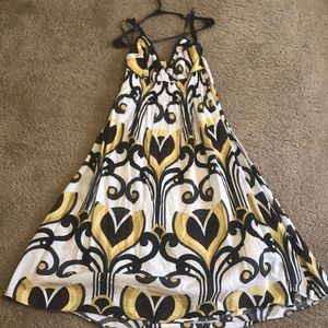 A brown and yellow summer time dress